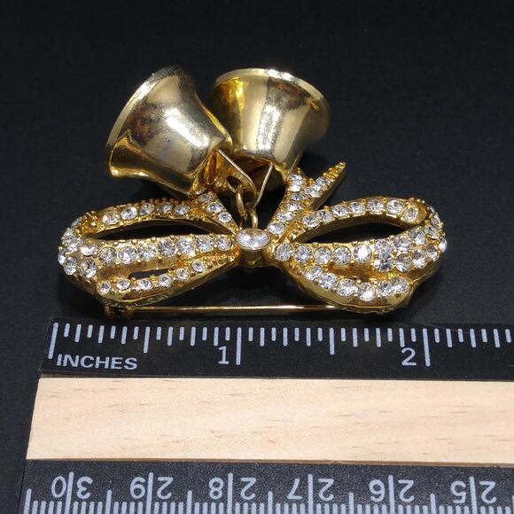 Vintage Monet Christmas Rhinestone Bell Brooch, Gold Tone, Two Bells, 1960s - Picture 8 of 10
